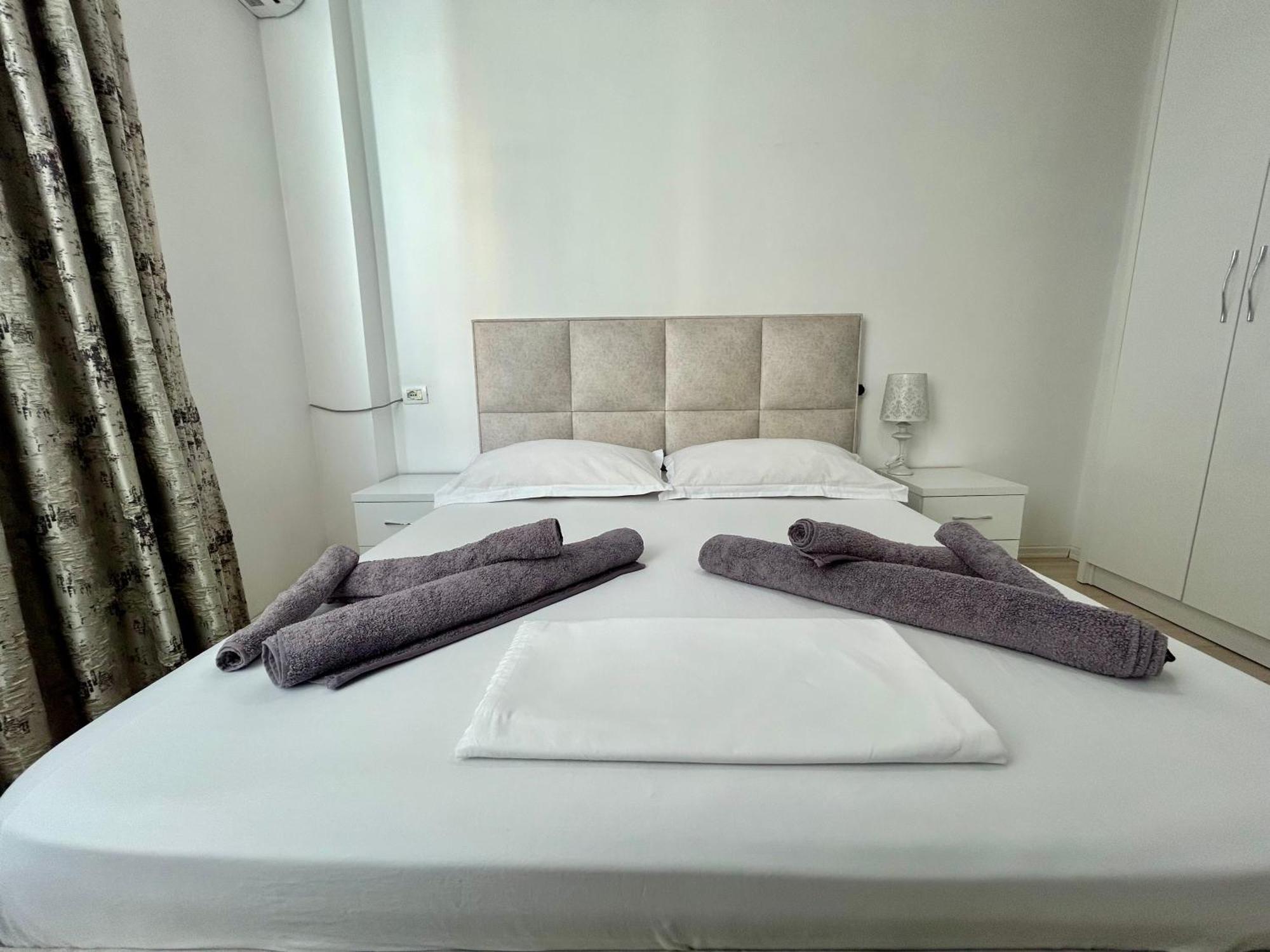 A&X Lovely And Central Apartment - 24H Self Check-In Tirana Extérieur photo