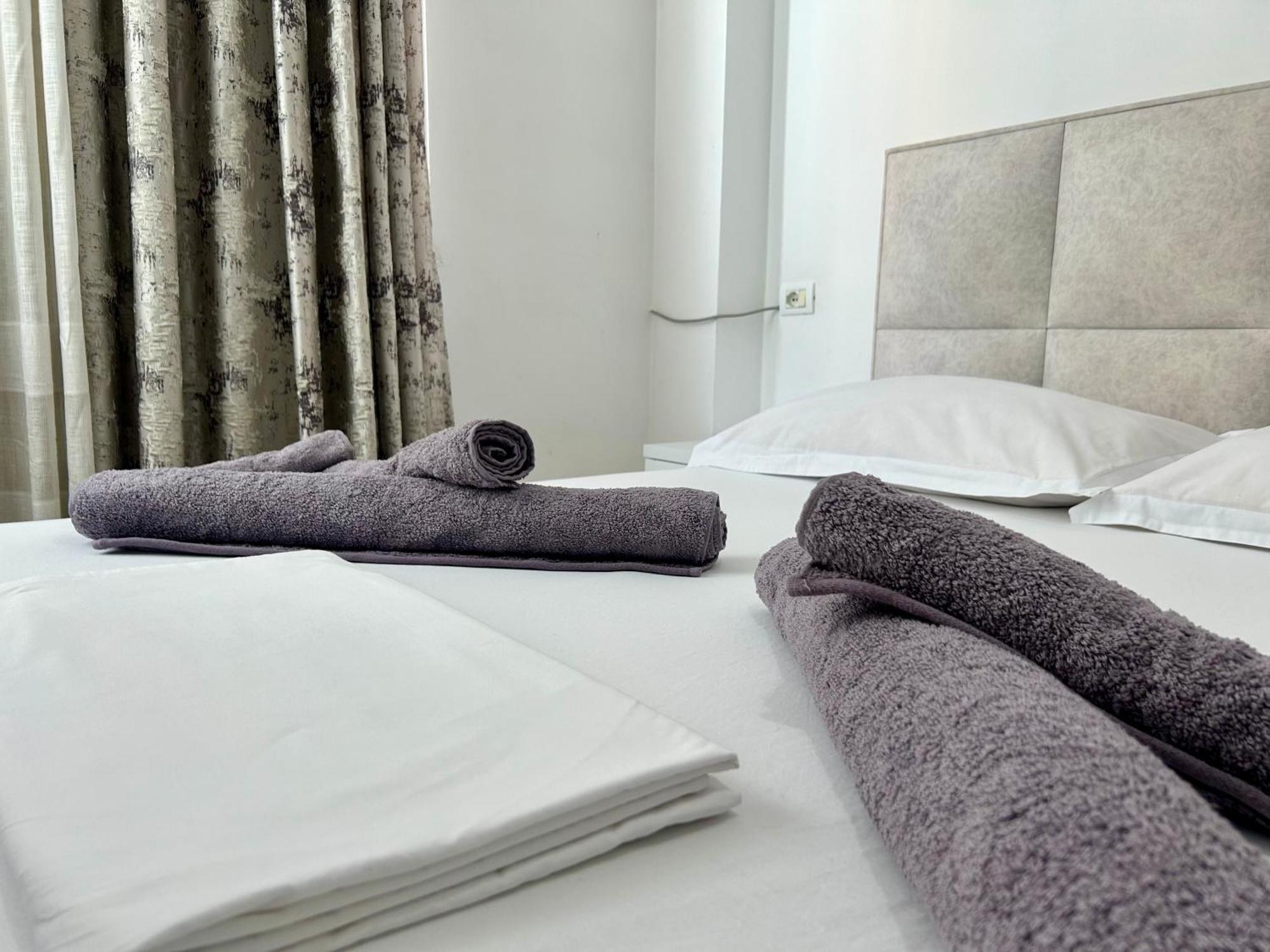 A&X Lovely And Central Apartment - 24H Self Check-In Tirana Extérieur photo